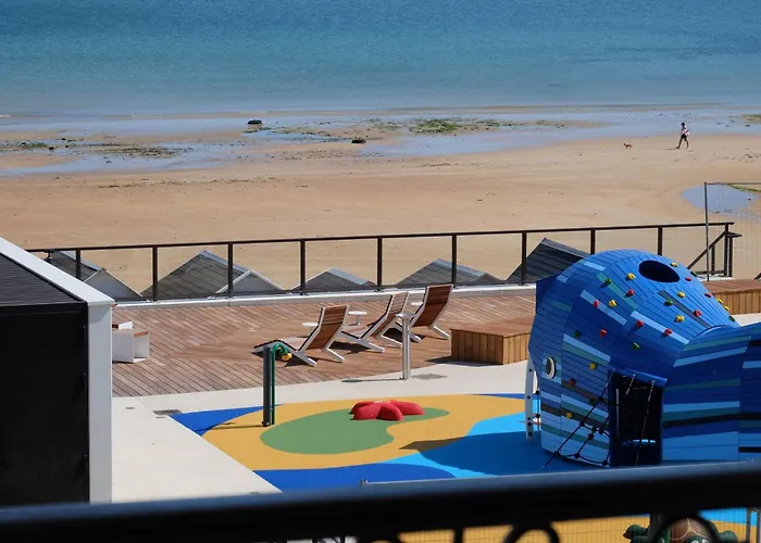 Luc And Sea * Luc-sur-Mer